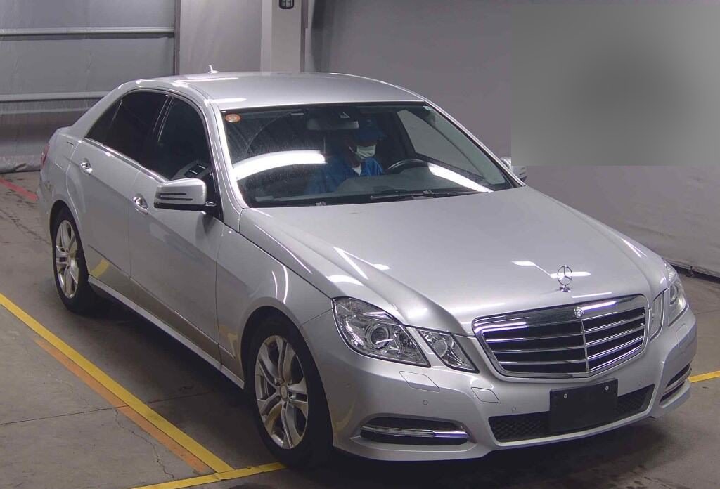 2011 MERCEDES-BENZ E-CLASS E350 AVANTGARDE