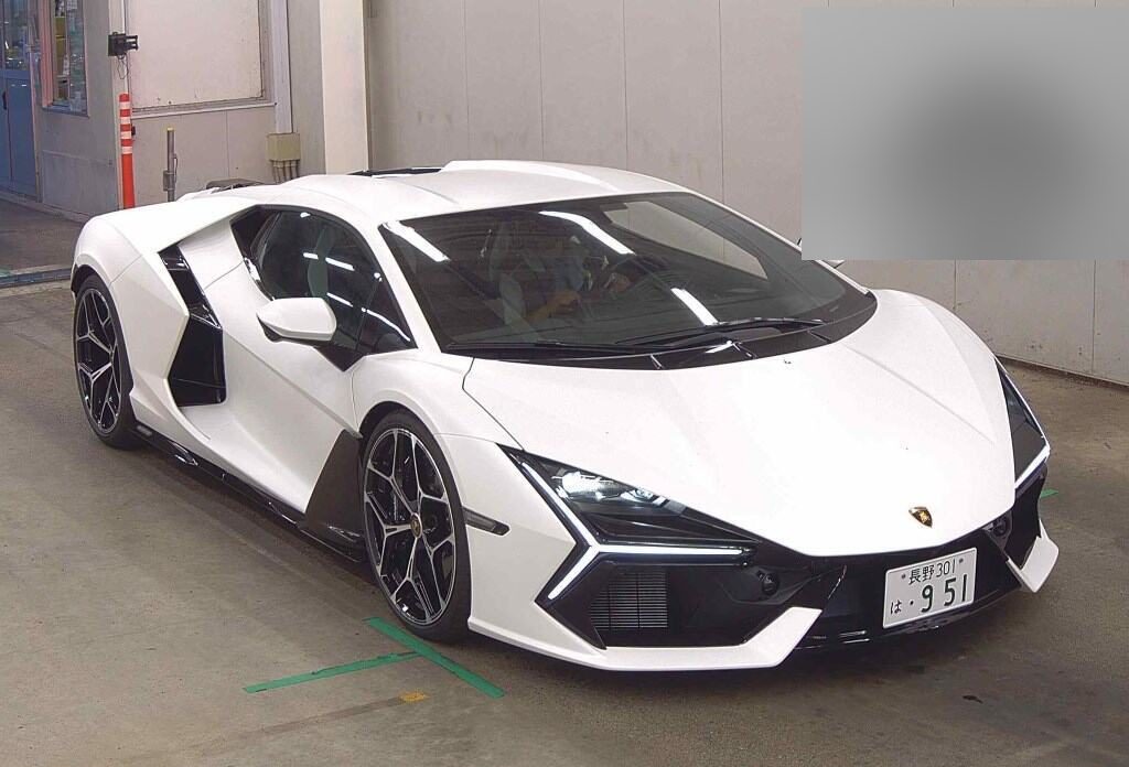 2025 LAMBORGHINI REVUELTO