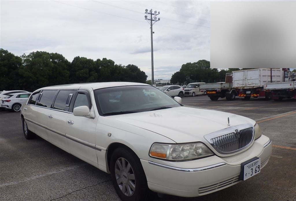 2010 LINCOLN LIMOUSINE