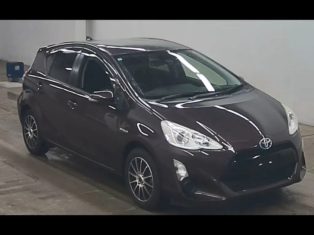 TOYOTA AQUA G