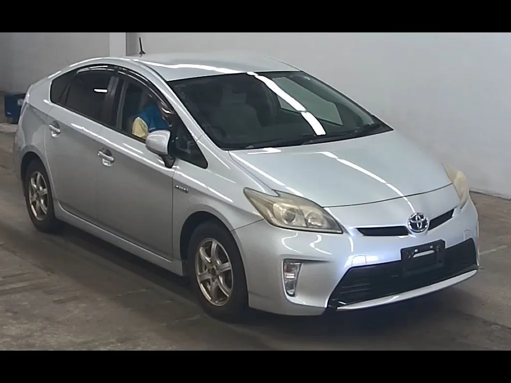 TOYOTA PRIUS 5D