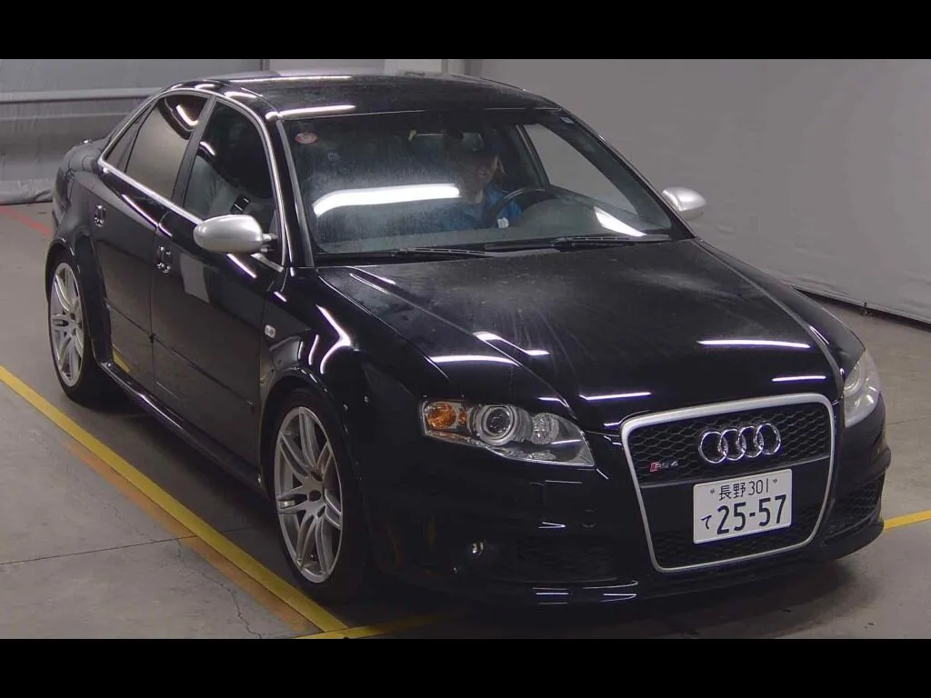 AUDI RS4 4D 4WD