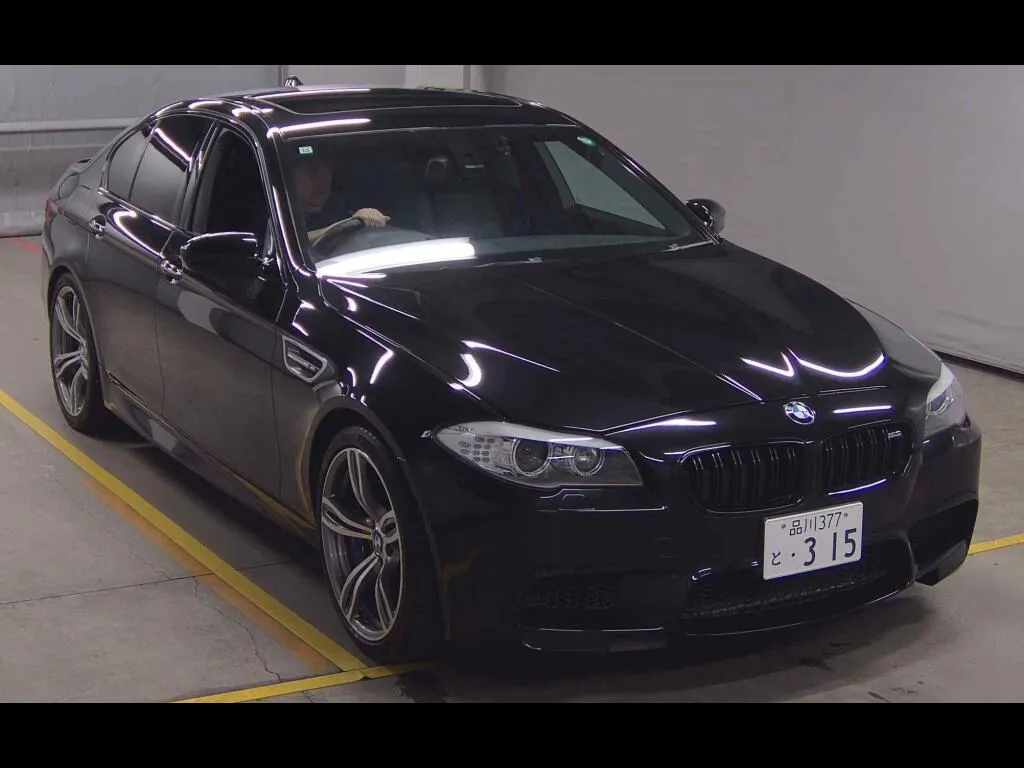 BMW M5 4D M5