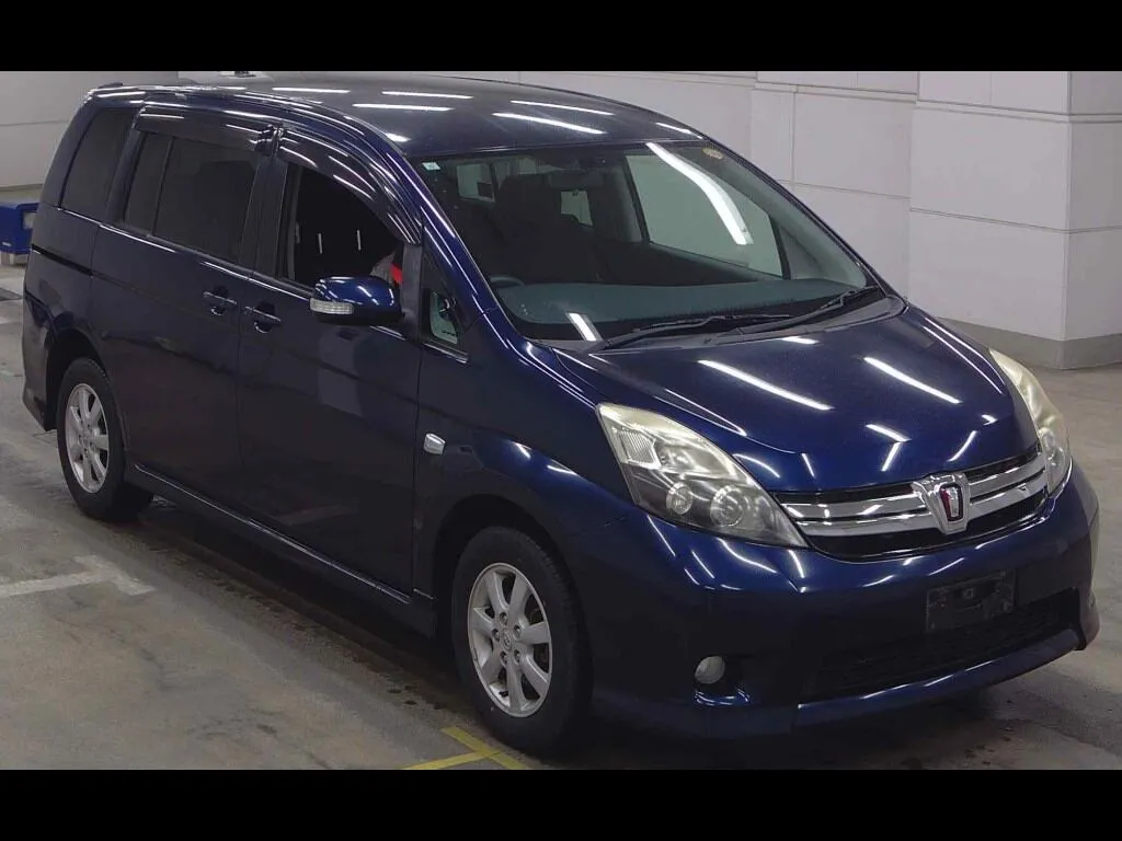 TOYOTA ISIS 4WD PLATANA