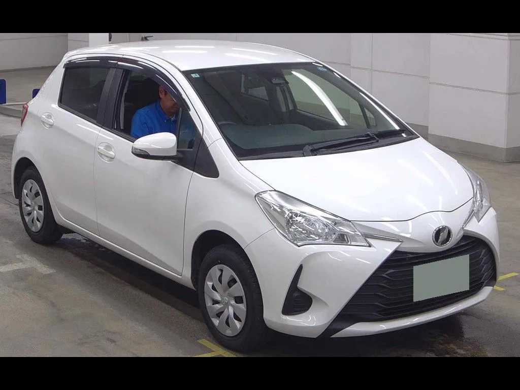 TOYOTA VITZ 5D 4WD F