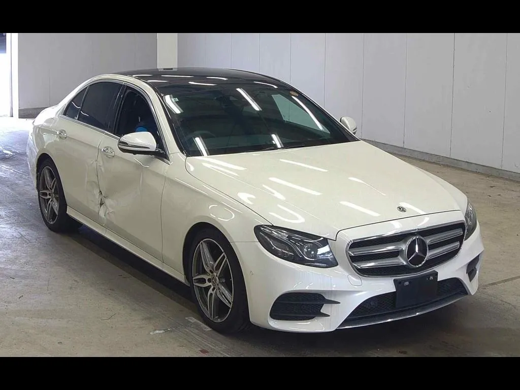 MERCEDES BENZ E-CLASS 4D E220D AVANTGARDE AMG LINE