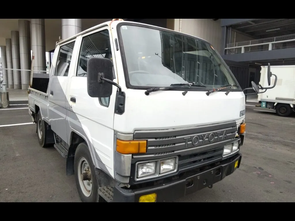 TOYOTA DYNA TRUCK 4D W CAB