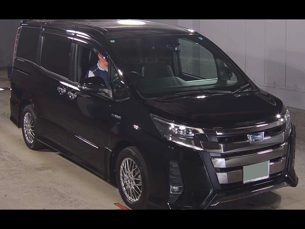 TOYOTA NOAH HYBRID SI W×B
