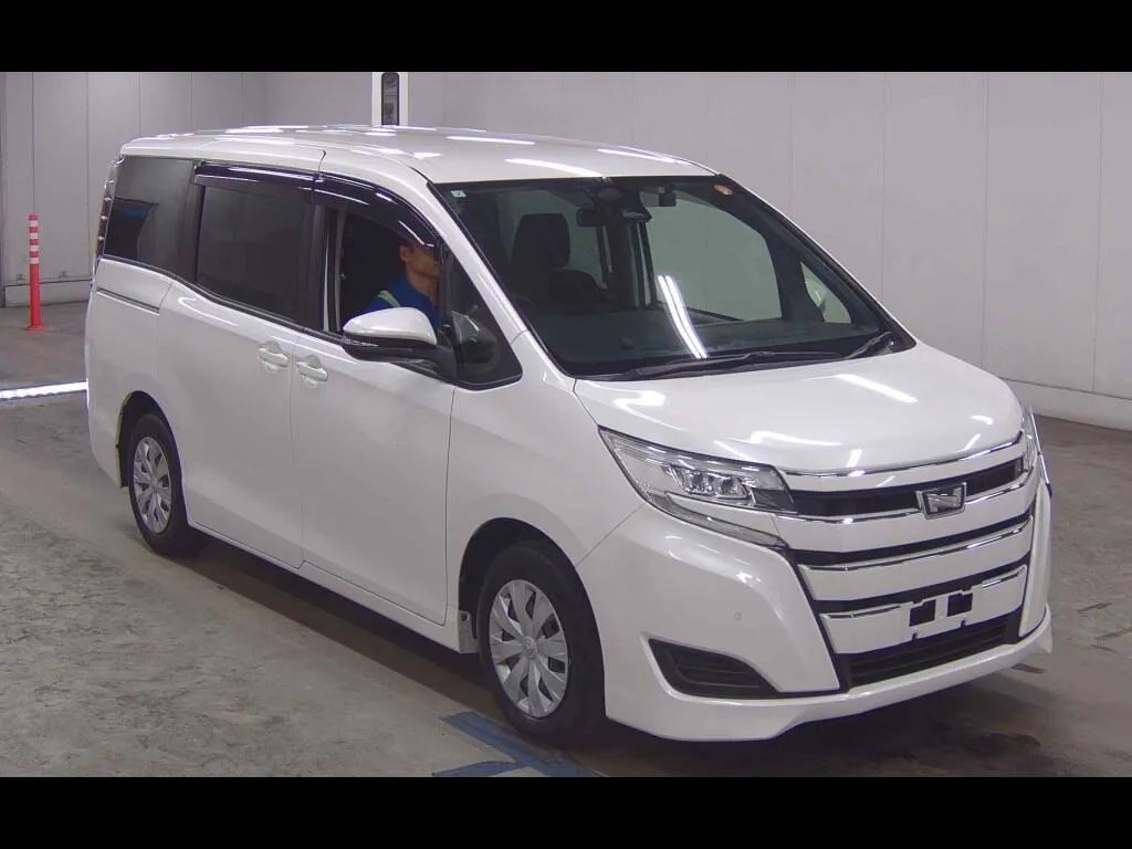 TOYOTA NOAH X