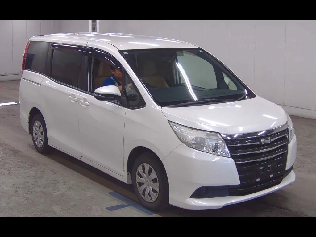 TOYOTA NOAH X