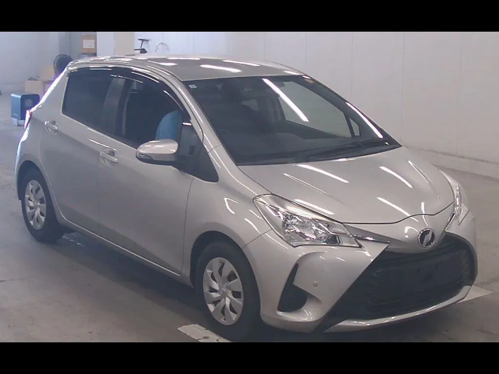TOYOTA VITZ 5D F