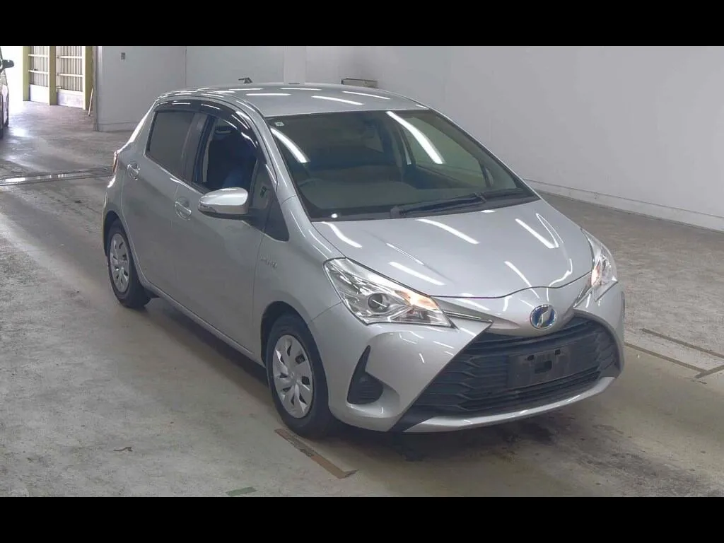TOYOTA VITZ 5D HYBRID F