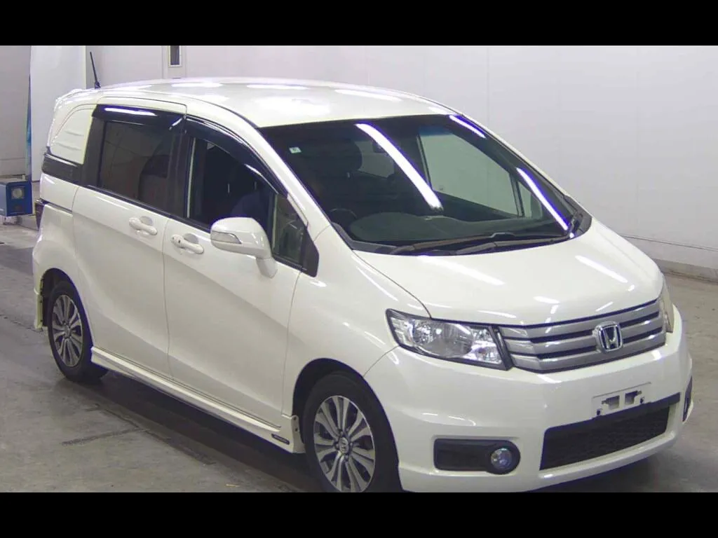 HONDA FREED SPIKE GL