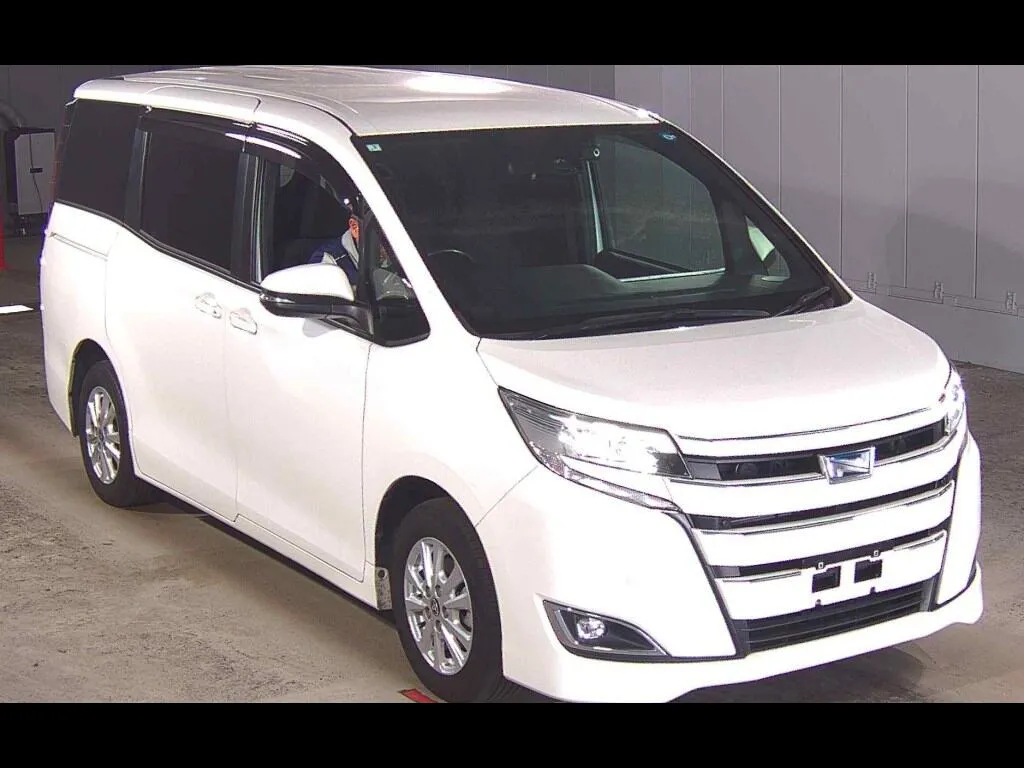 TOYOTA NOAH HYBRID G