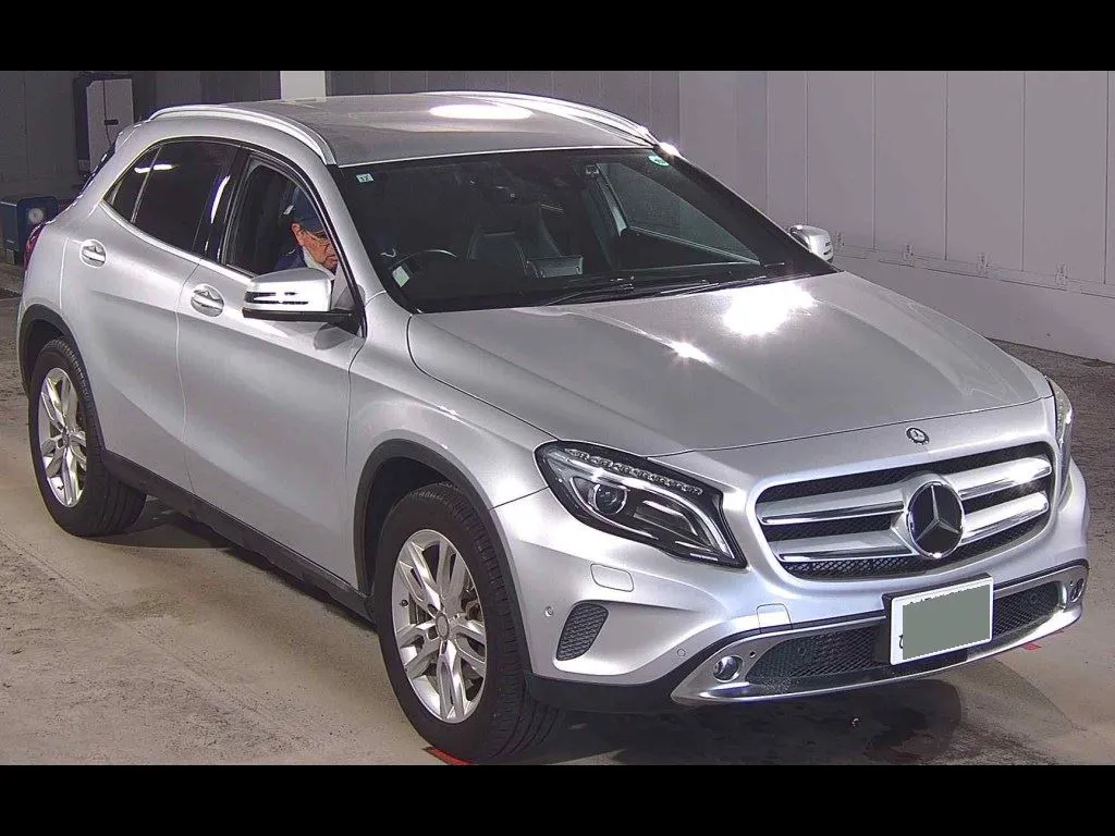 MERCEDES BENZ GLA-CLASS GLA180 OFF-ROAD