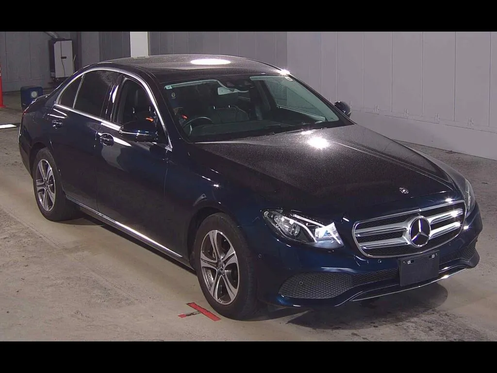 MERCEDES BENZ E-CLASS 4D 4WD E200 4MATIC AVANTGARDE BSG MODEL