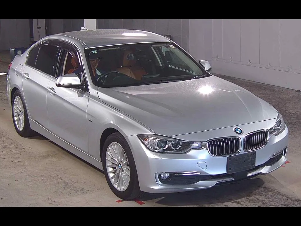 BMW 3 SERIES 4D 320D LUXURY