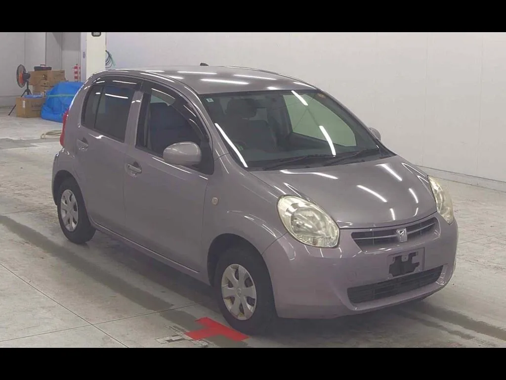 TOYOTA PASSO X KUTSUROGI