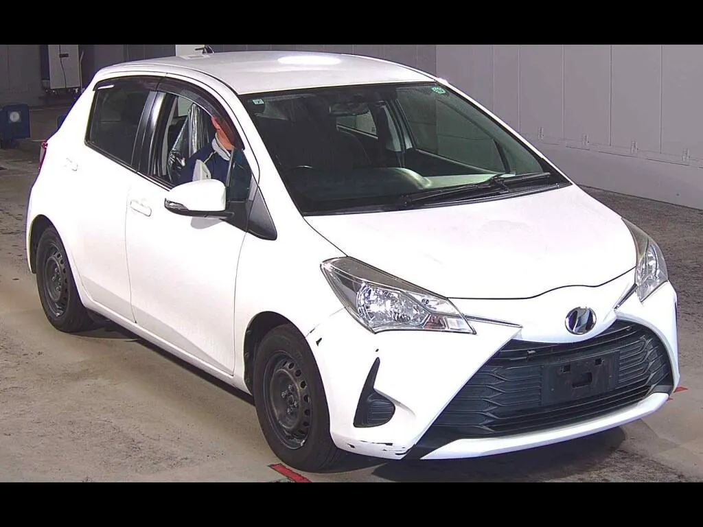 TOYOTA VITZ 5D F M PACKAGE