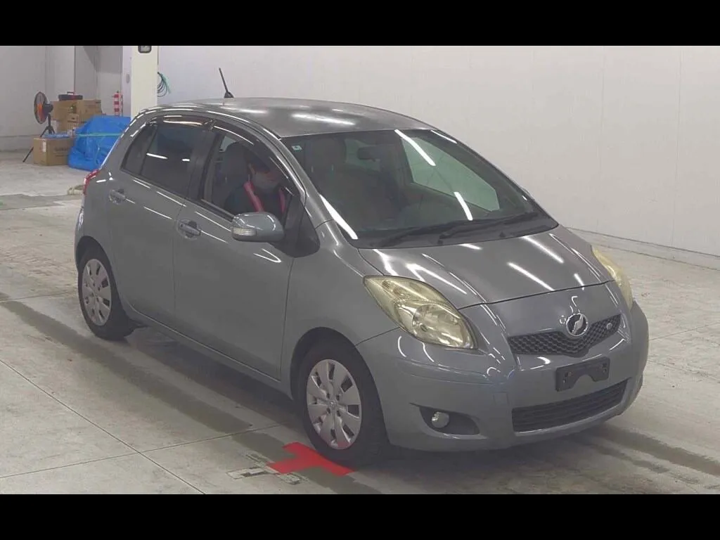 TOYOTA VITZ 5D ILL