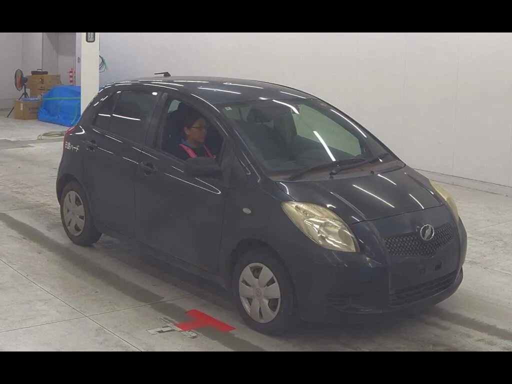 TOYOTA VITZ 5D