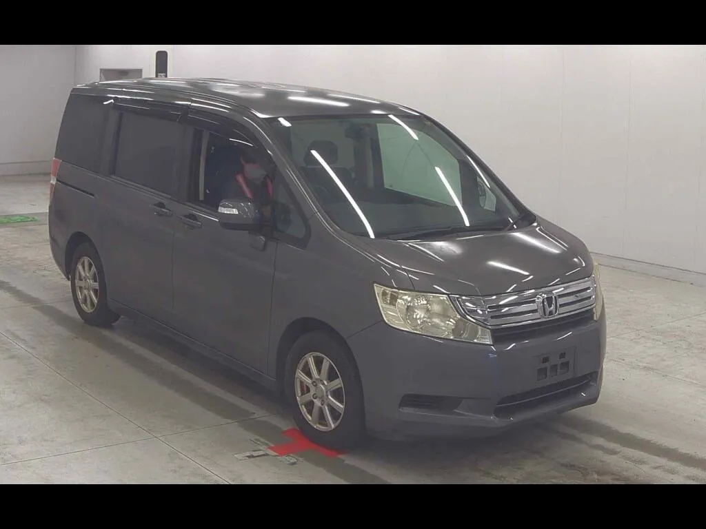 HONDA STEPWAGON 5D