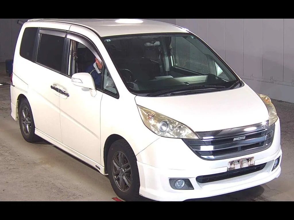 HONDA STEPWAGON 5D G STYLE EDITION