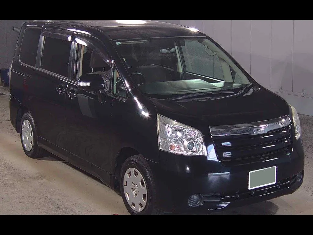 TOYOTA NOAH X L SELECTION