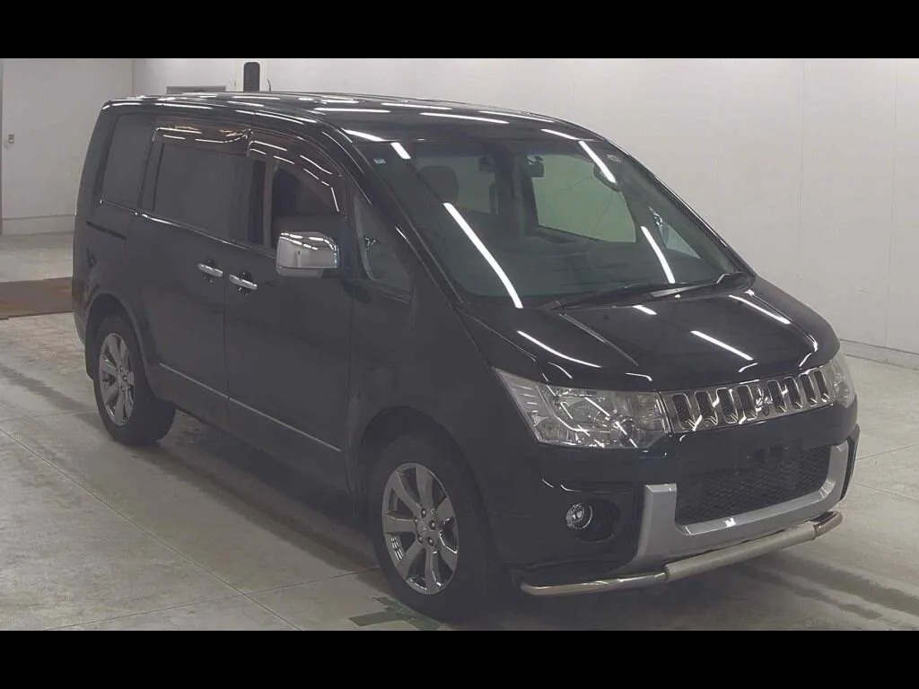 MITSUBISHI DELICA D:5 4WD ROYAL EXCEED