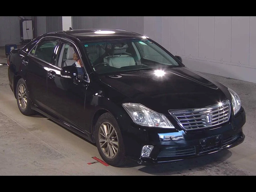 TOYOTA CROWN 4D ROYAL SALOON SPECIAL NAVI PACKAGE