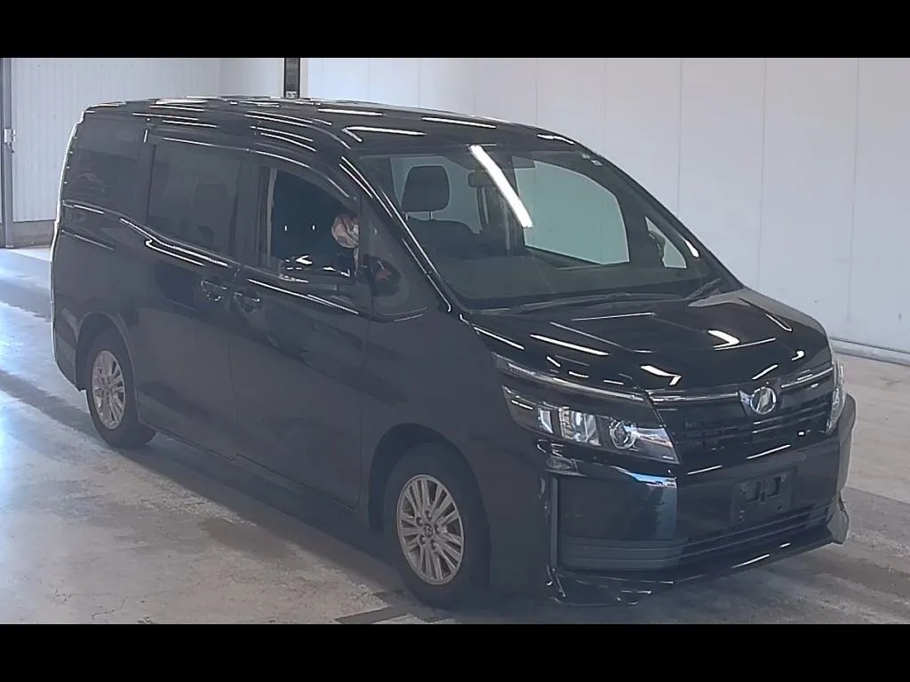 TOYOTA VOXY X
