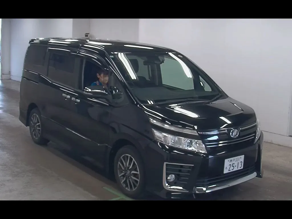 TOYOTA VOXY ZS KIRAMEKI