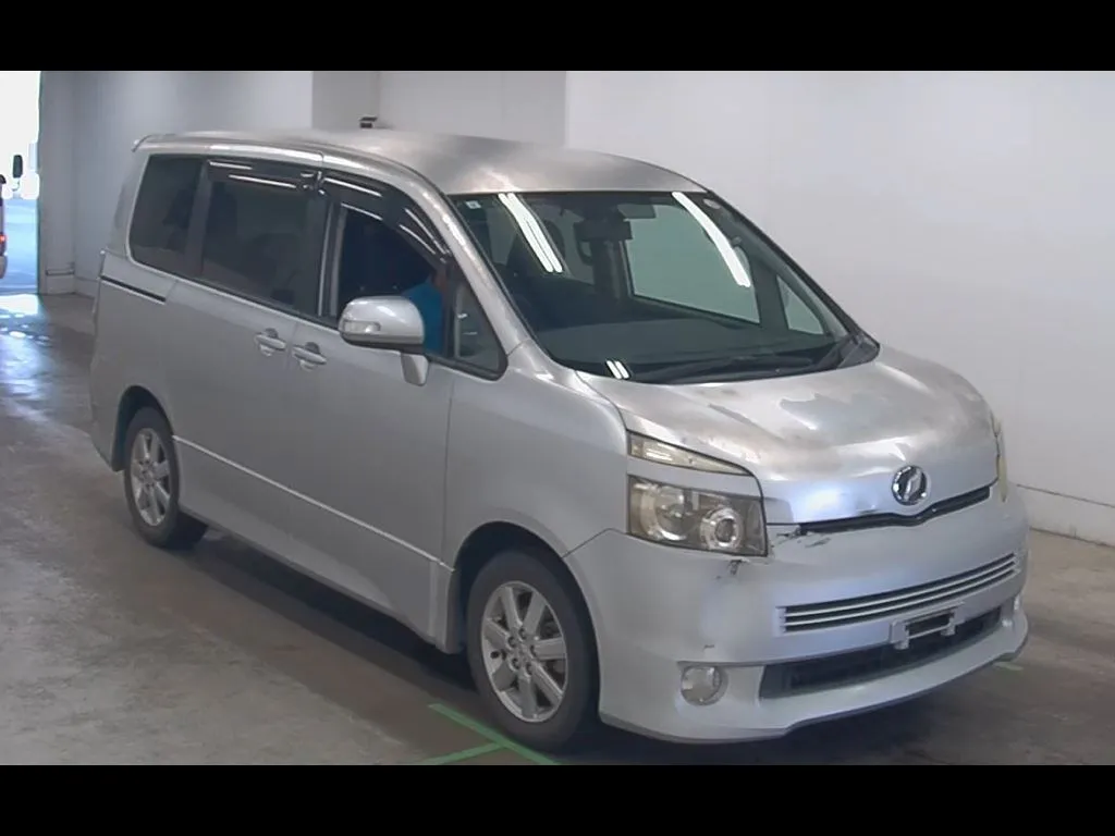 TOYOTA VOXY Z