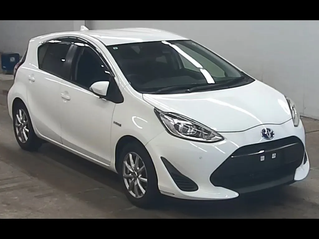 TOYOTA AQUA S