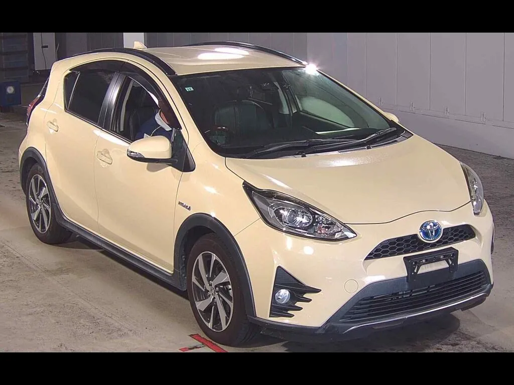 TOYOTA AQUA CROSSOVER