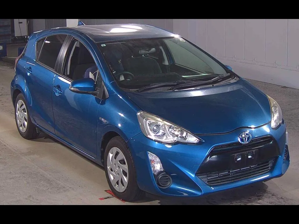 TOYOTA AQUA S