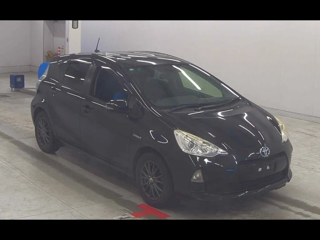 TOYOTA AQUA S SMART ENTRY PACKAGE