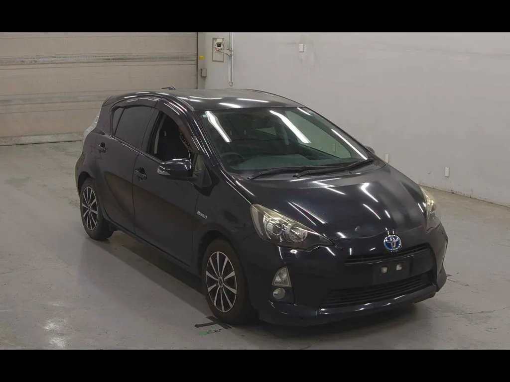 TOYOTA AQUA G BLACK SOFT LEATHER SELECTION