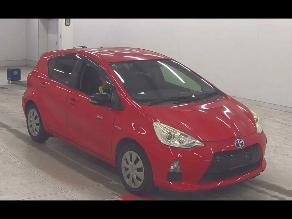 TOYOTA AQUA S