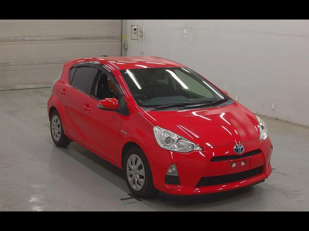 TOYOTA AQUA S