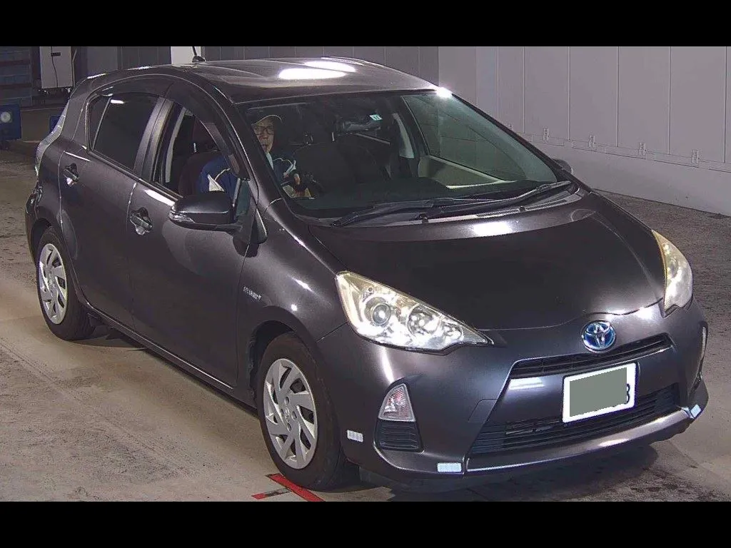 TOYOTA AQUA G