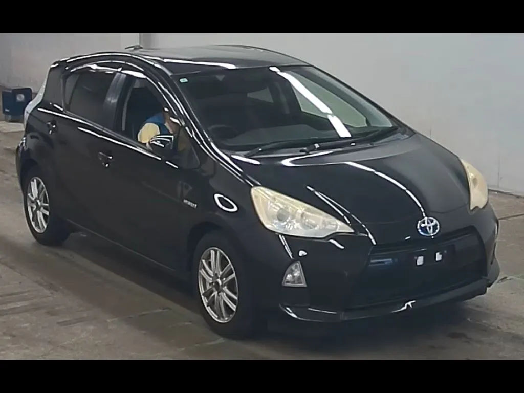TOYOTA AQUA G BLACK SOFT LEATHER SELECTION
