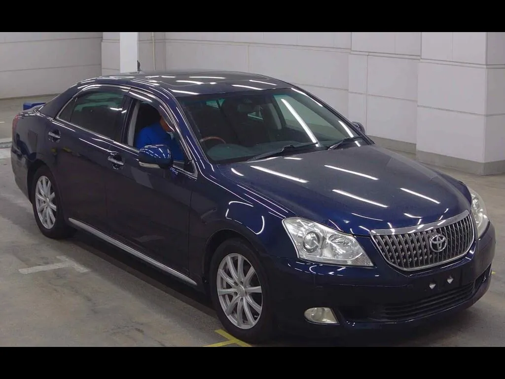 TOYOTA CROWN MAJESTA 4D 4WD I-FOUR