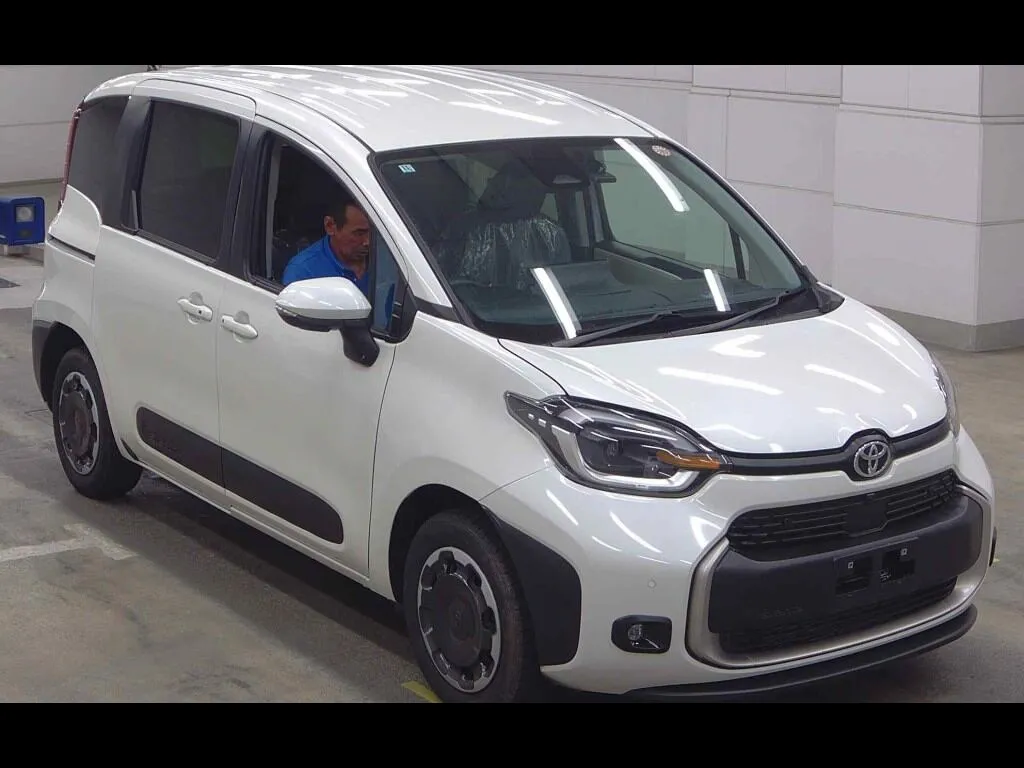 TOYOTA SIENTA 4WD HYBRID Z