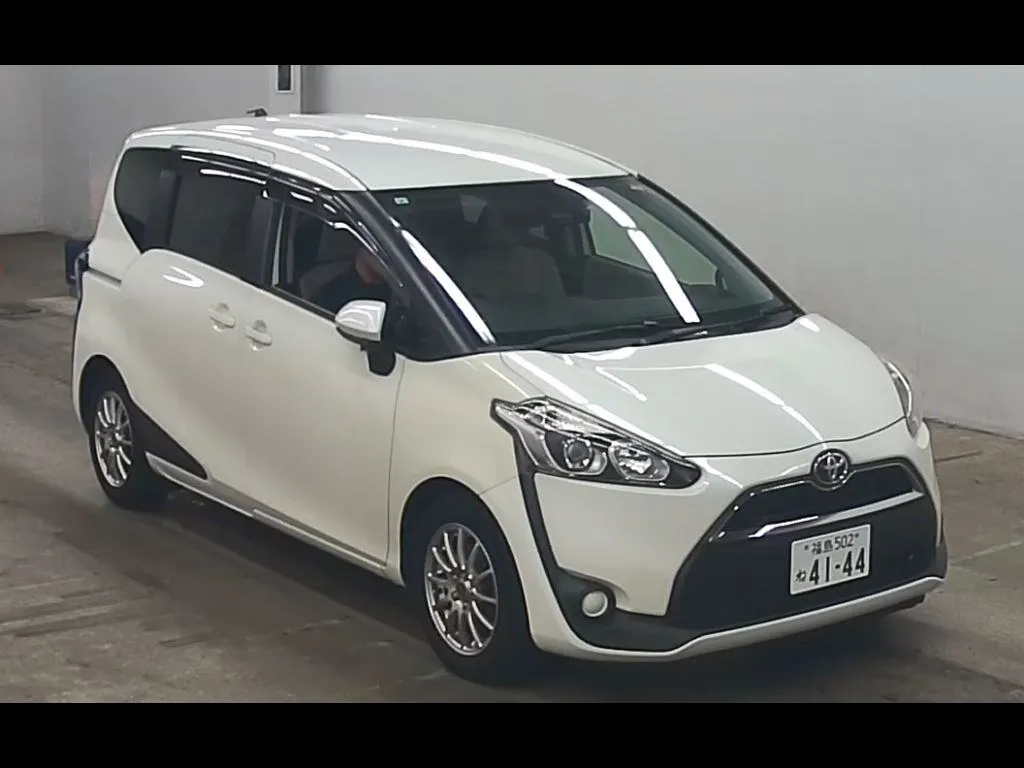 TOYOTA SIENTA X