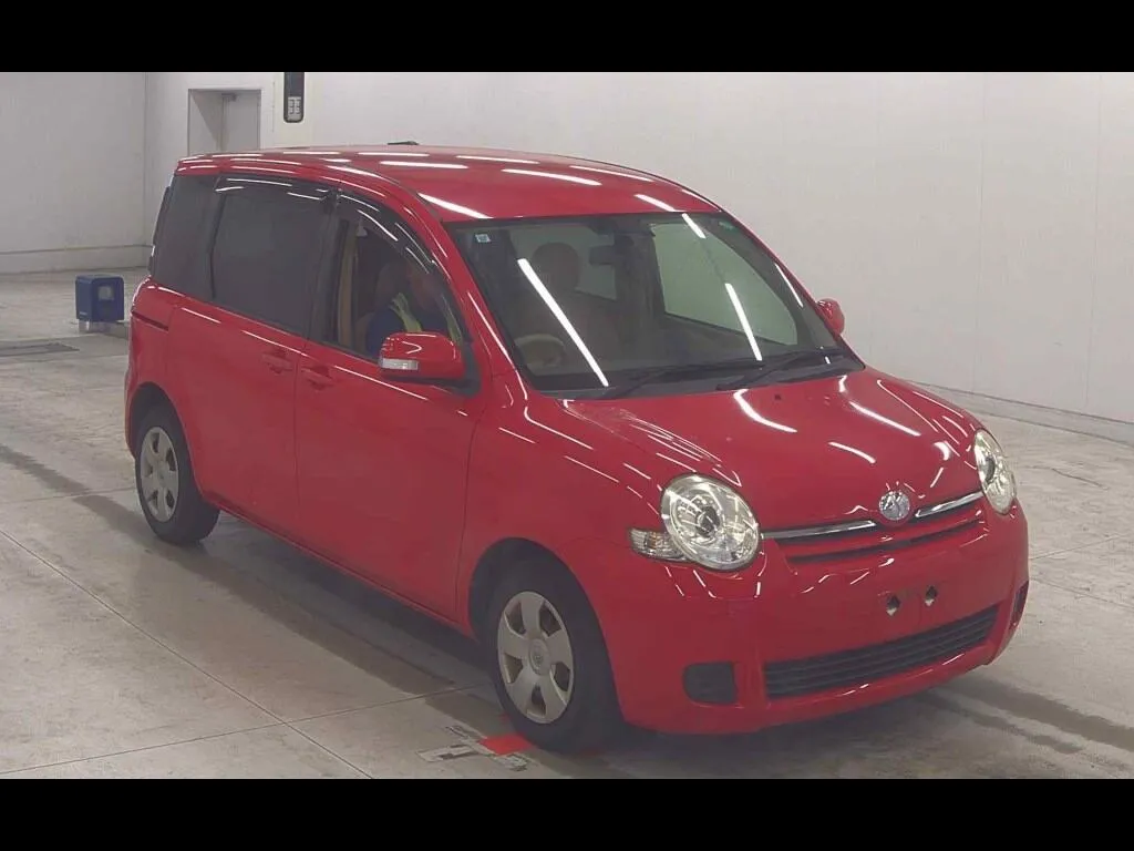 TOYOTA SIENTA X