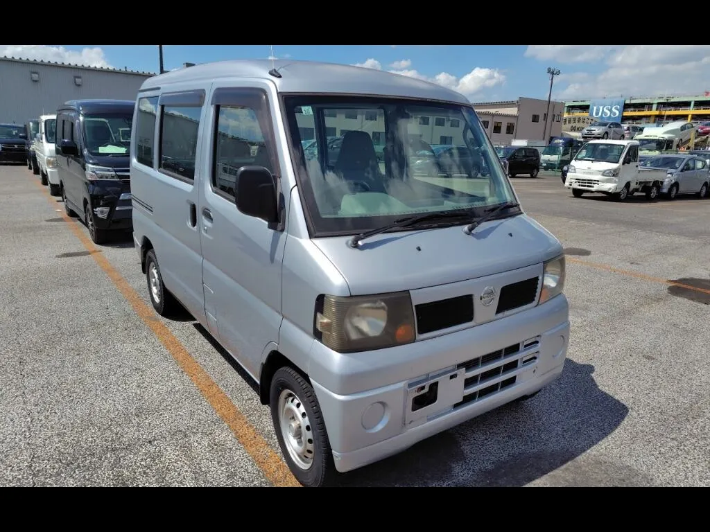 NISSAN CLIPPER VAN