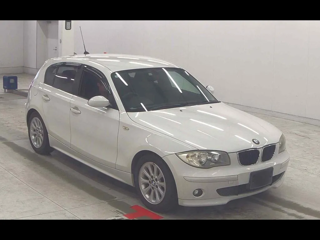 BMW 1 SERIES 5D
