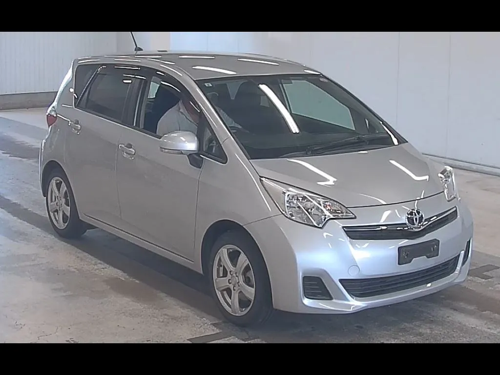 TOYOTA RACTIS 4WD X