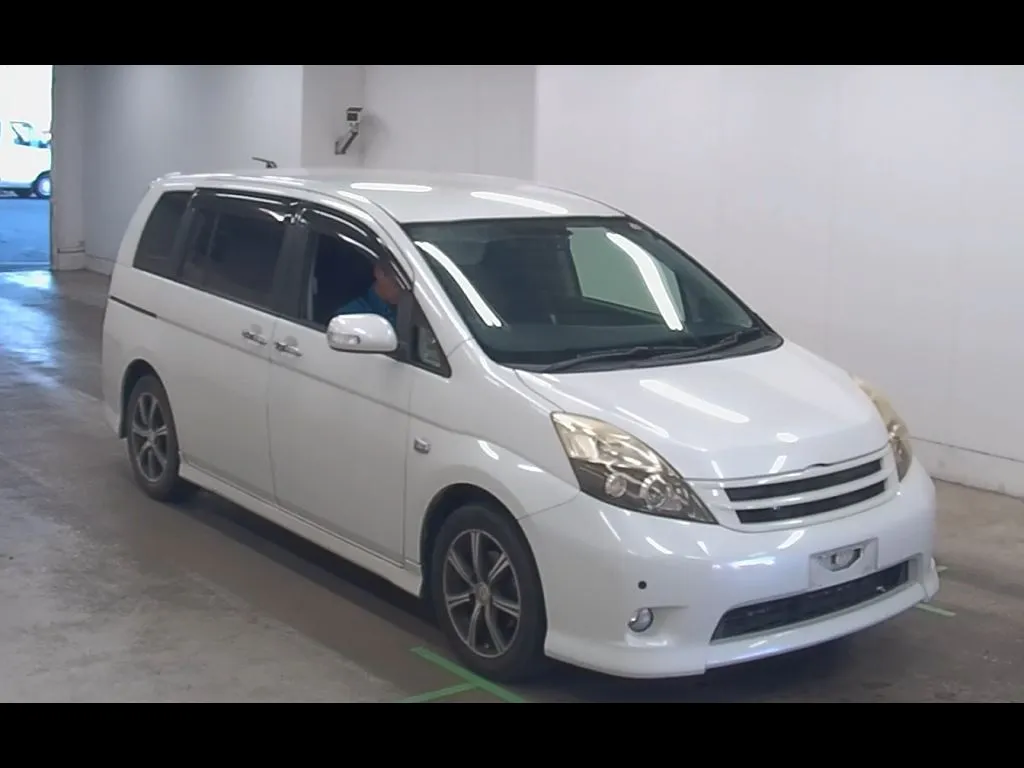 TOYOTA ISIS PLATANA V SELECTION